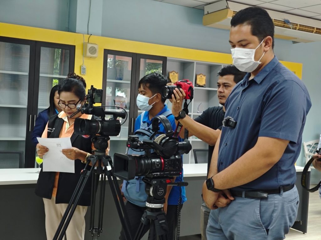 ส่วนสื่อสารองค์กร ต้อนรับสื่อมวลชน ร่วมสังเกตการณ์ทำข่าวกิจกรรม Walailak to School ณ รร.สาธิตเทศบาลวัดเพชรจริก