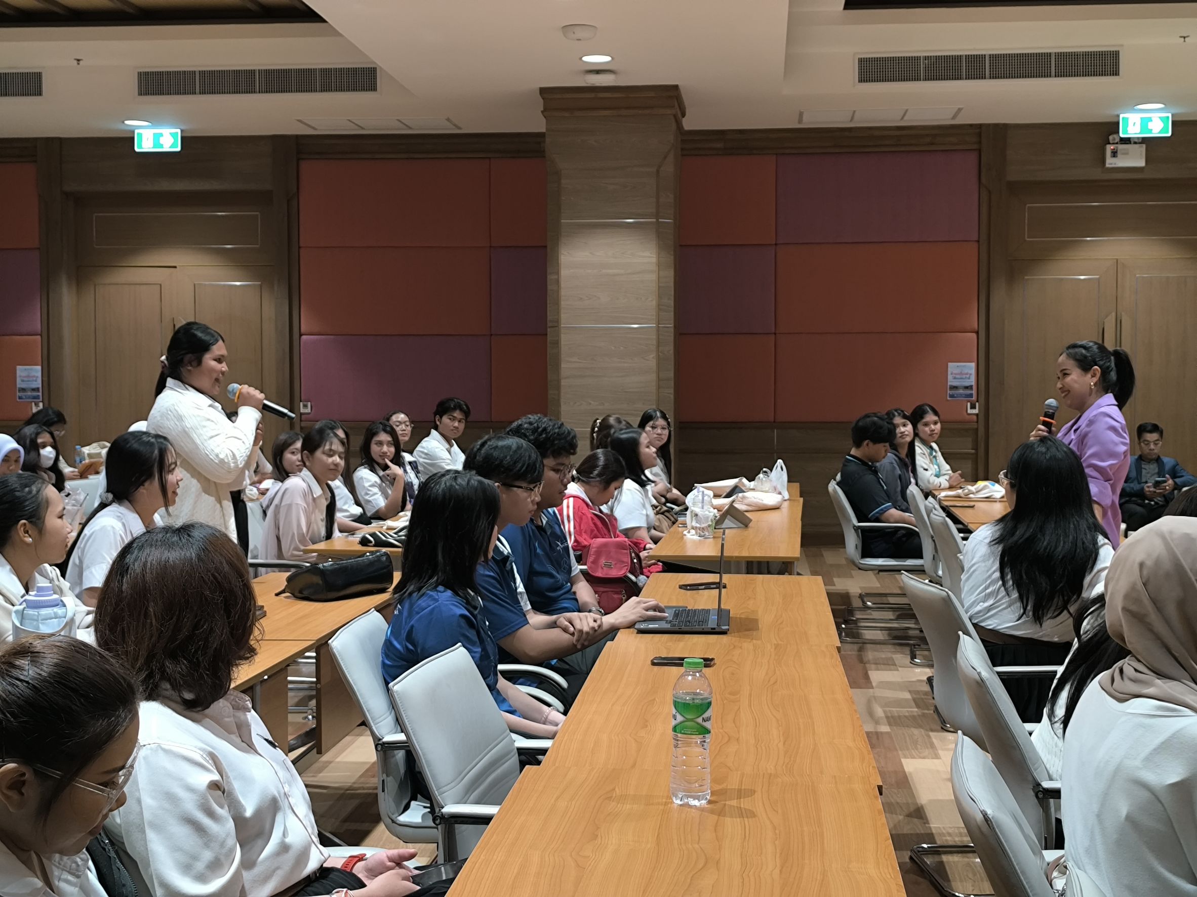 Division of Corporate Communication Holds “Step to Star” Communication Skills Workshop