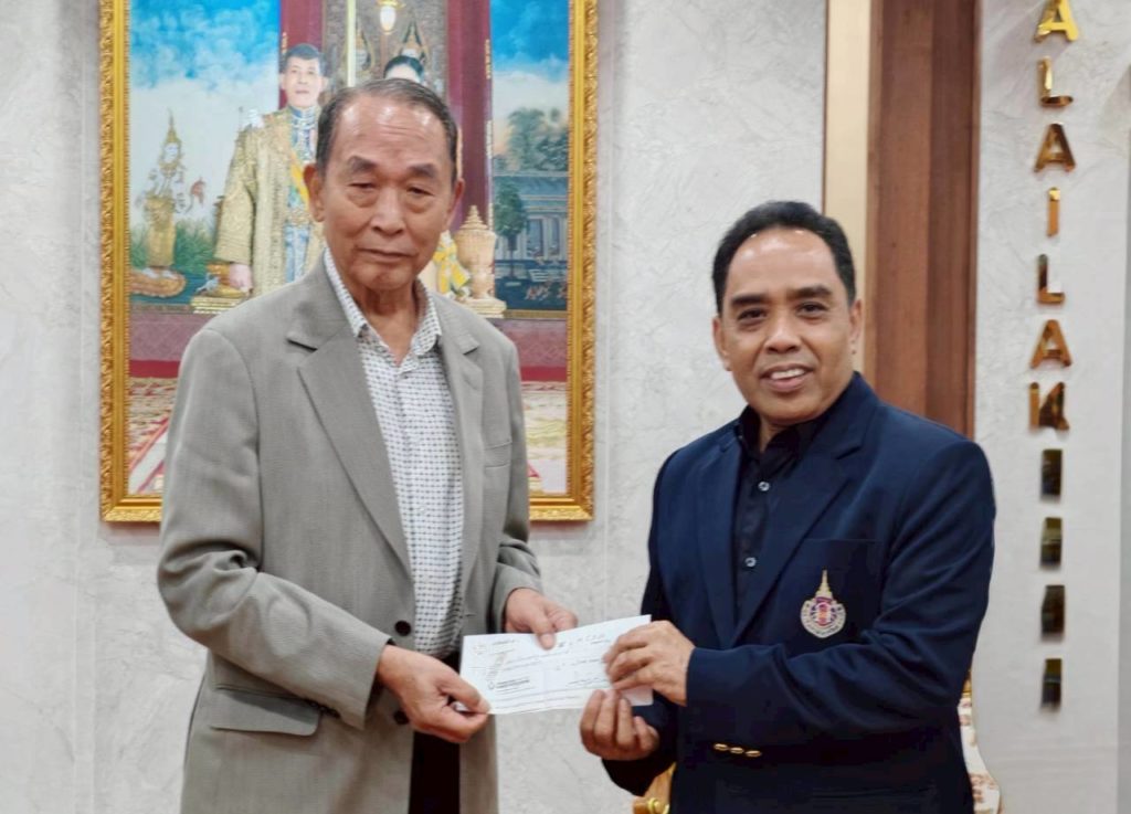 ม.วลัยลักษณ์ รับมอบเงินสนับสนุนการจัดตั้งสถาบันขงจื๊อ จากคุณเชาว์ ประยูรธำรงธิติ คกก.ส่งเสริมกิจการมหาวิทยาลัยฯ