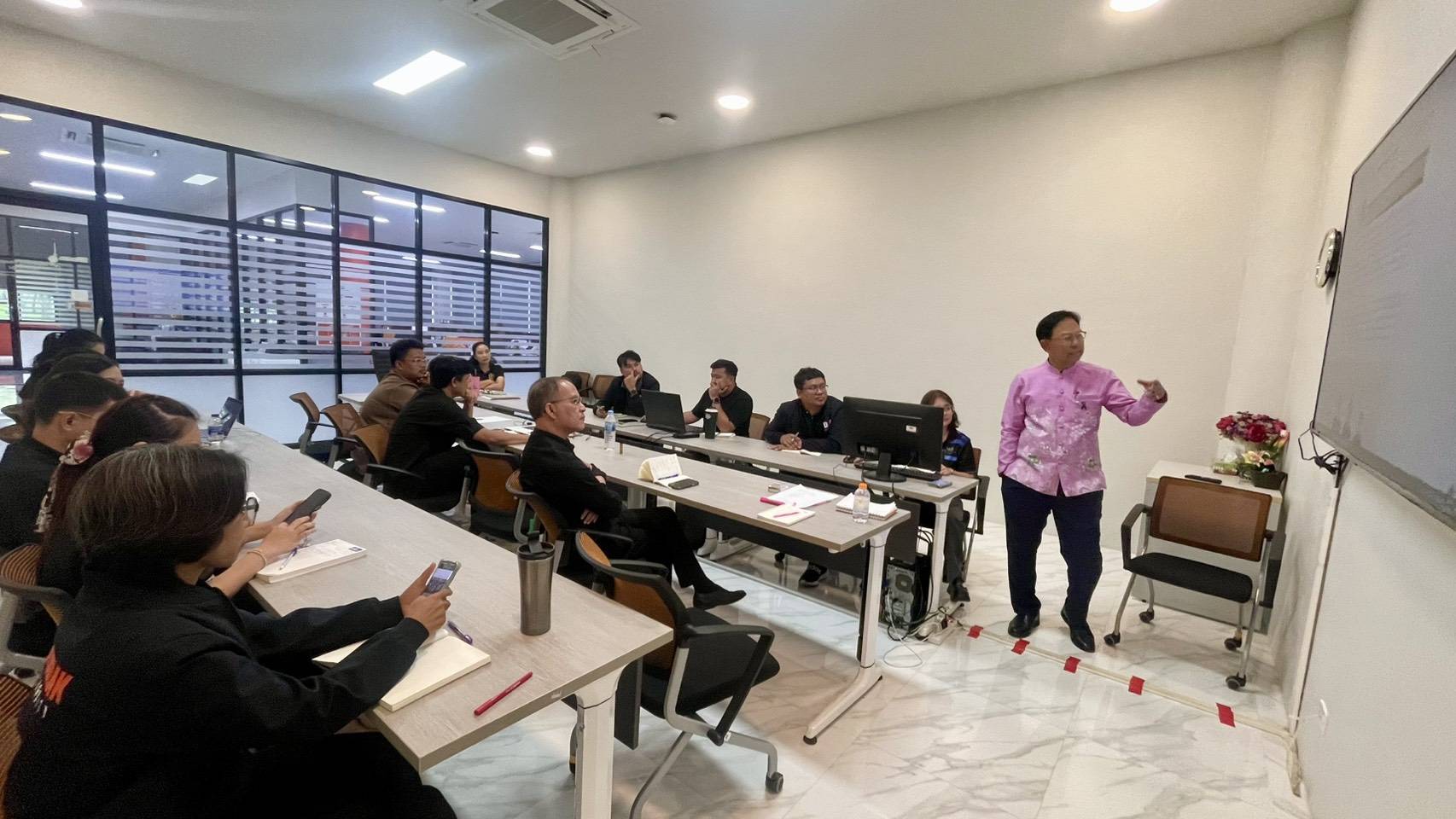 Workshop Enhances News Writing Skills for DCC Staff