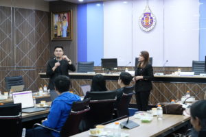 DCC Brings in Thai PBS News Anchor to Show Researchers How to Turn Complex Studies into Powerful Stories