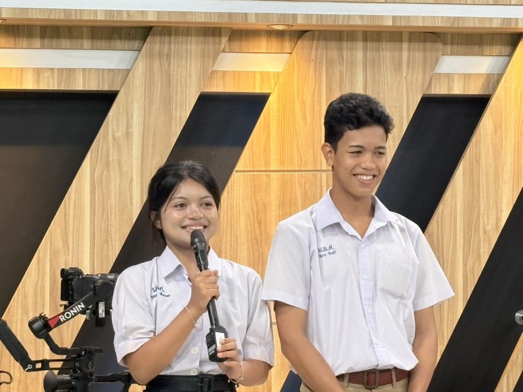 โรงเรียนเมืองนครศรีธรรมราชเยี่ยมสตูดิโอส่วนสื่อสารองค์กร