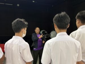 โรงเรียนเมืองนครศรีธรรมราชเยี่ยมสตูดิโอส่วนสื่อสารองค์กร