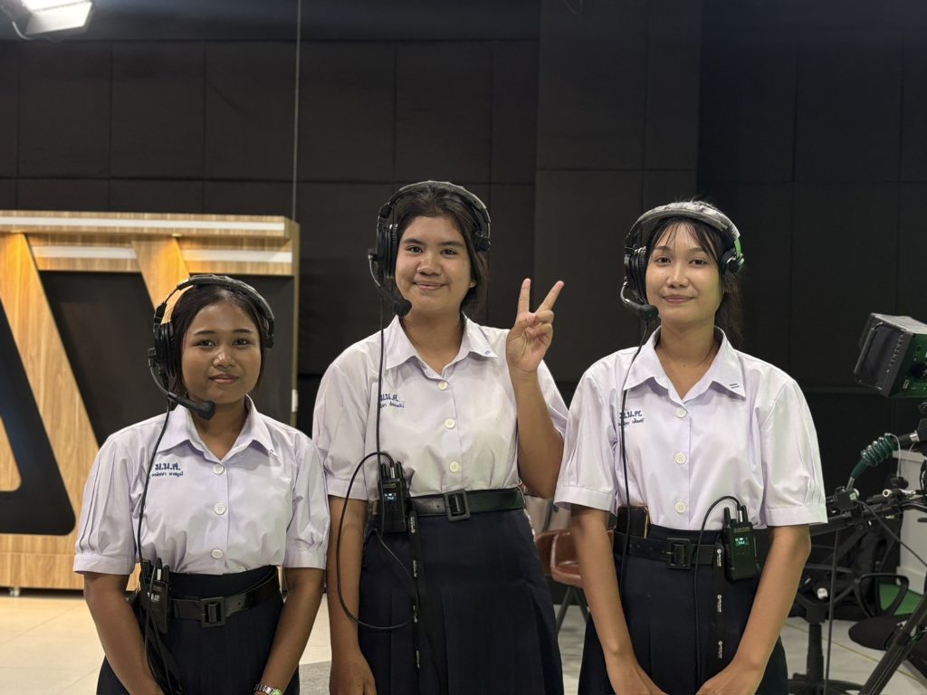 โรงเรียนเมืองนครศรีธรรมราชเยี่ยมสตูดิโอส่วนสื่อสารองค์กร