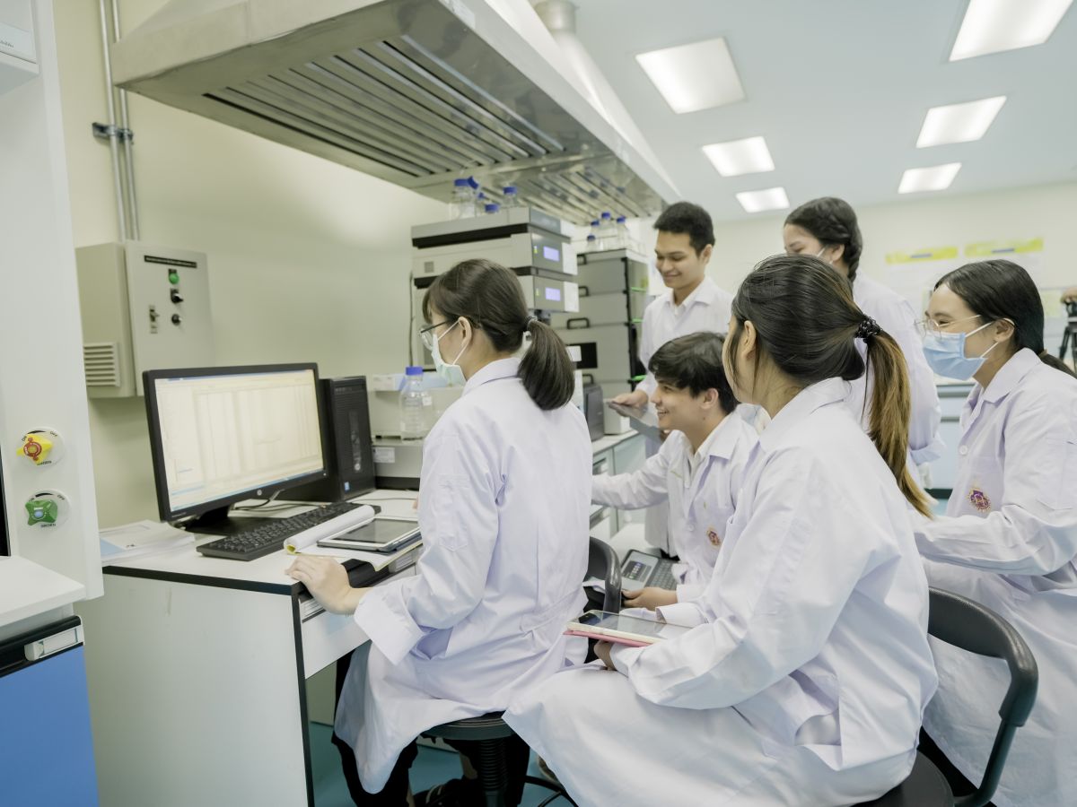 ปฏิบัติการความคงสภาพของเภสัชภัณฑ์ ห้องเพาะเลี้ยงเนื้อเยื่อ